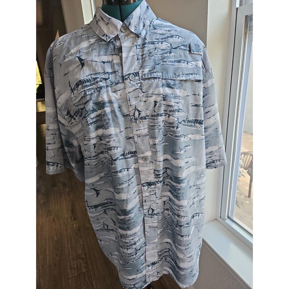 Reel Legends Fishing Shirt Mens XL Blue Fish Print Vented Short Sleeve Mariner N